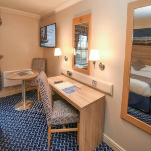 Queens Hotel Bedroom - image 7